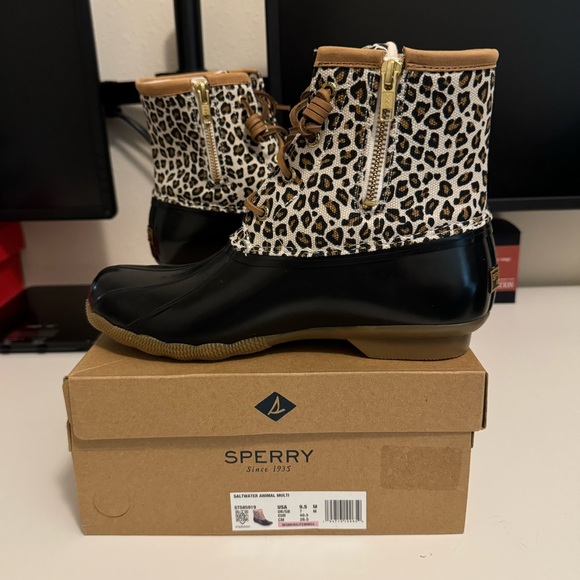Sperry Saltwater Animal Multi Duck Boots Size 9.5 Leopard - Picture 1 of 7